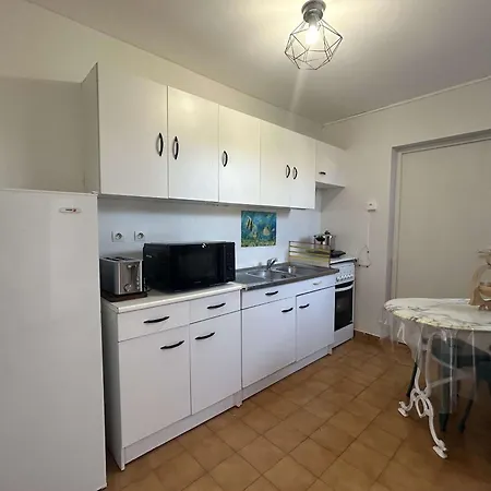 Familiale Calme - 5 Pers. - Fr-1-553-344